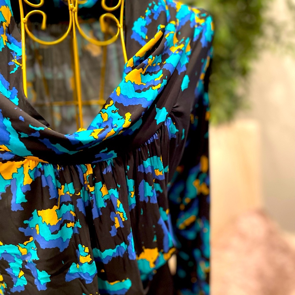 Excellent condition Diane Von Furstenberg Combo Dress- silk multi colored top